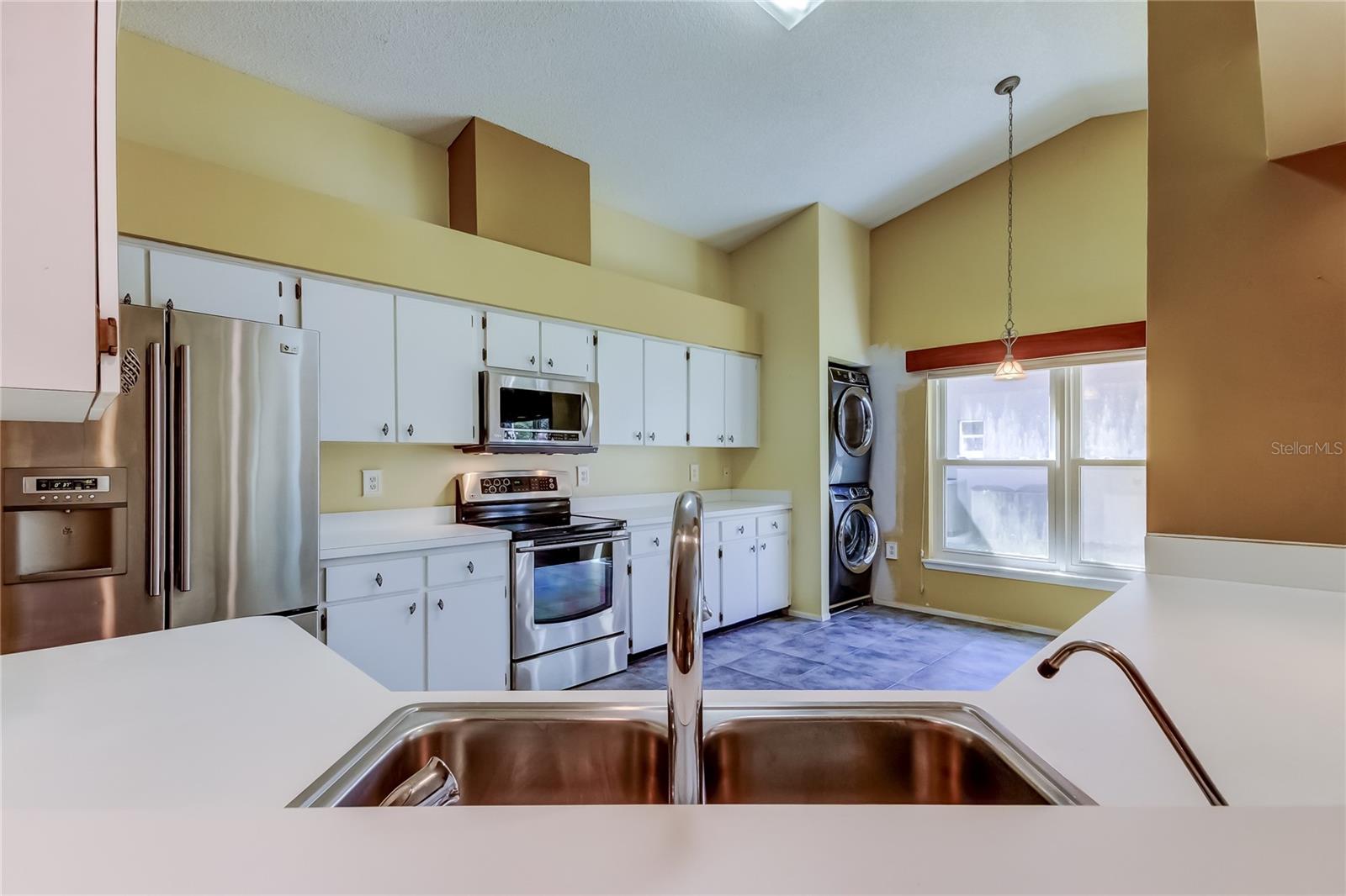 CREEKSIDE - Residential