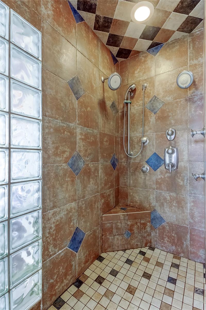 CREEKSIDE - Residential