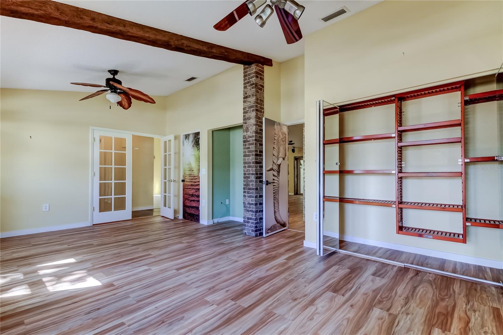 CREEKSIDE - Residential