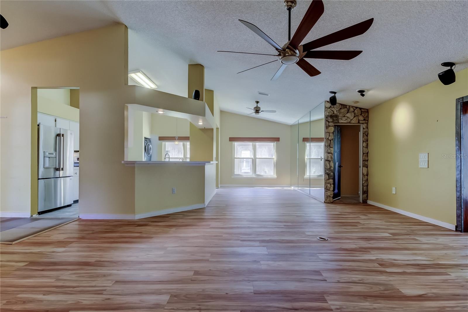 CREEKSIDE - Residential