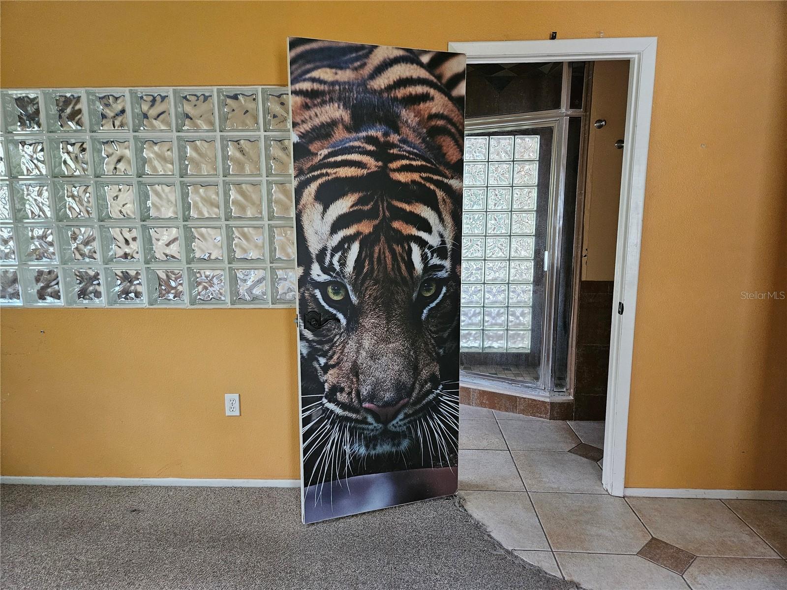 CREEKSIDE - Residential