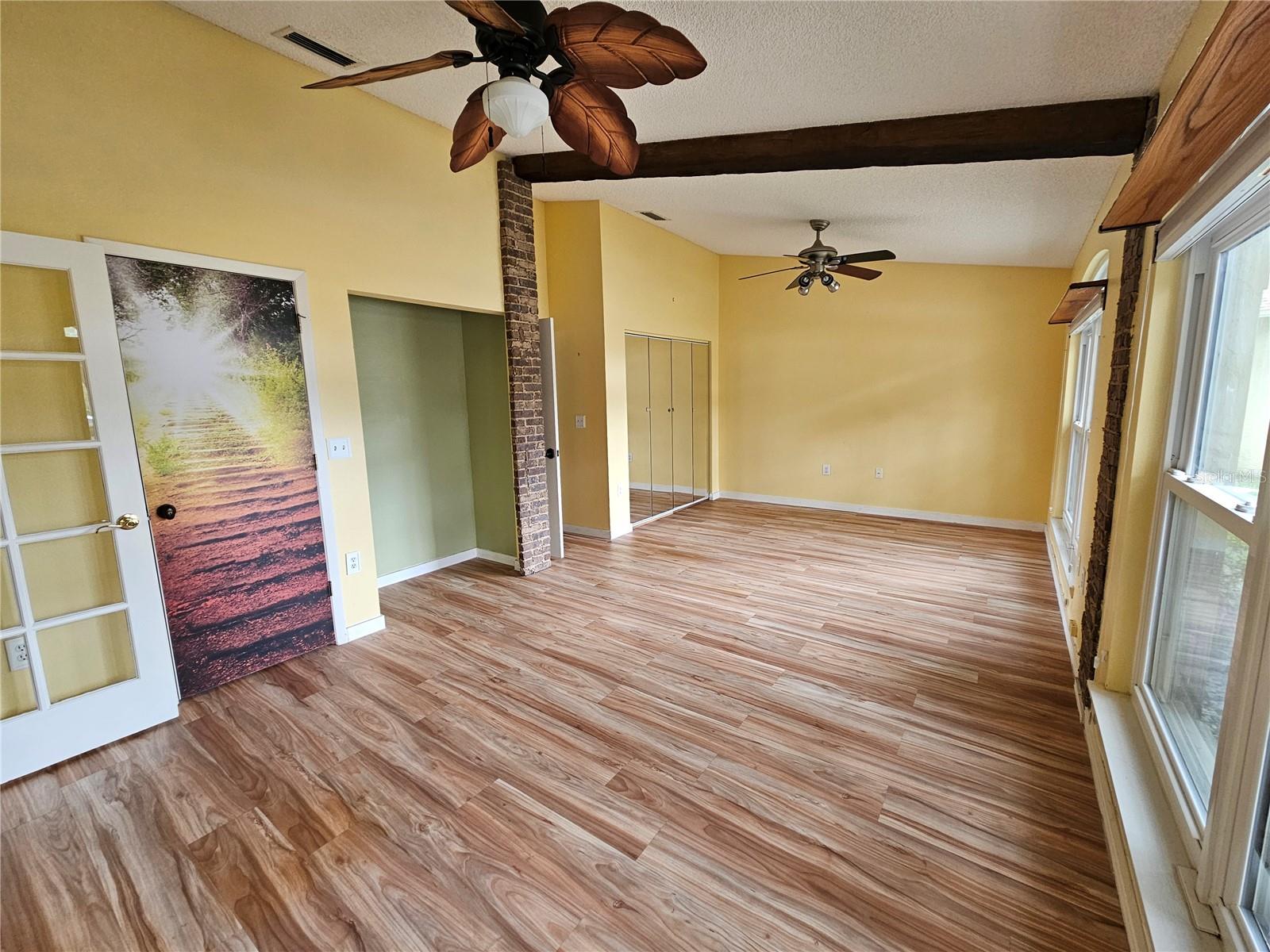 CREEKSIDE - Residential