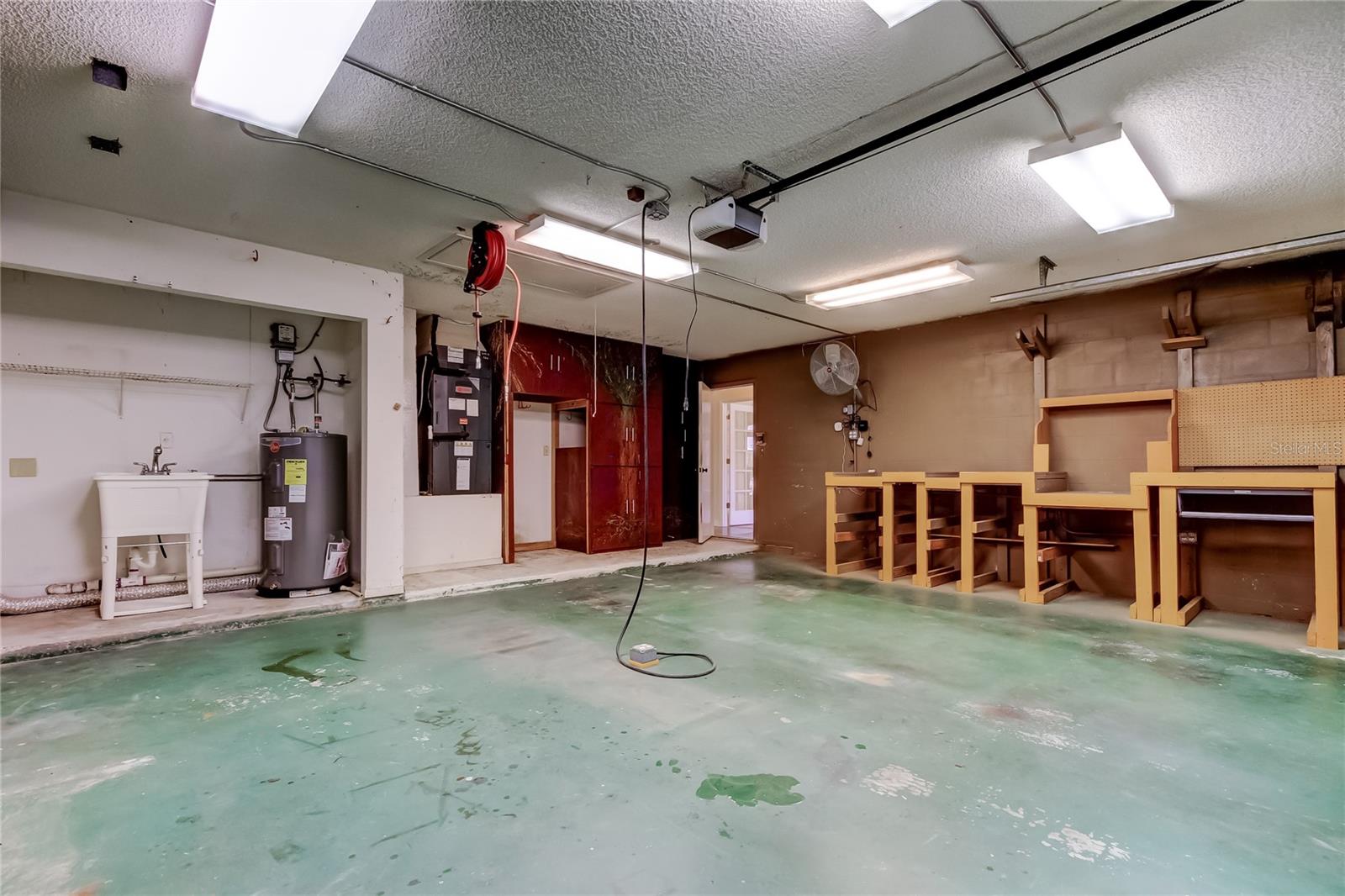 CREEKSIDE - Residential