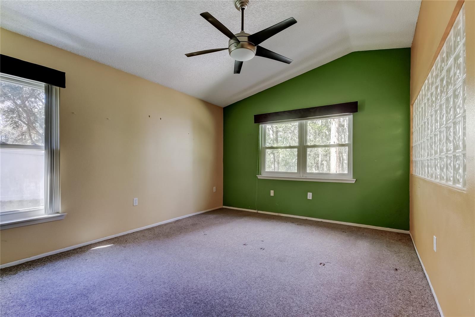 CREEKSIDE - Residential