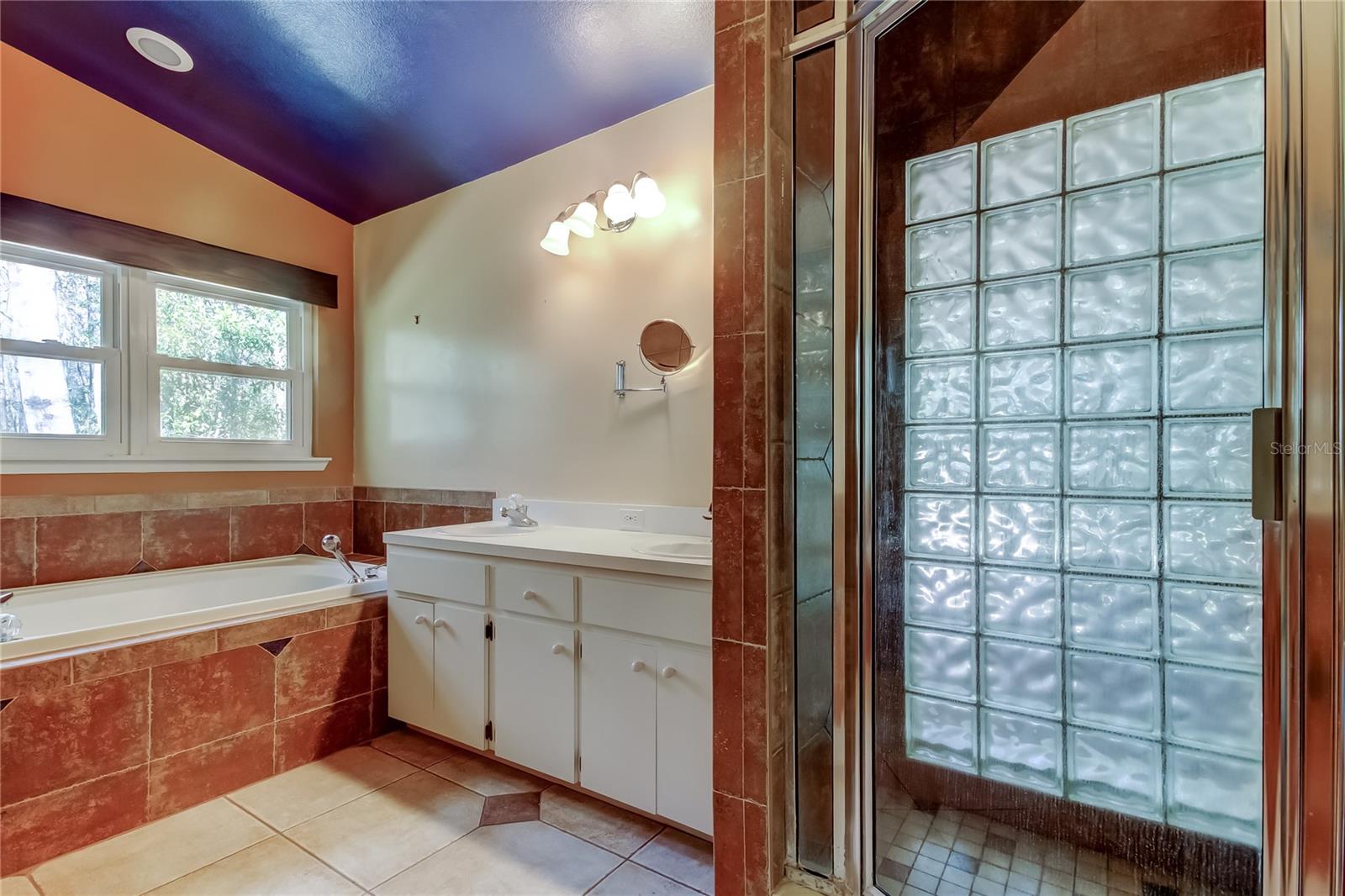 CREEKSIDE - Residential