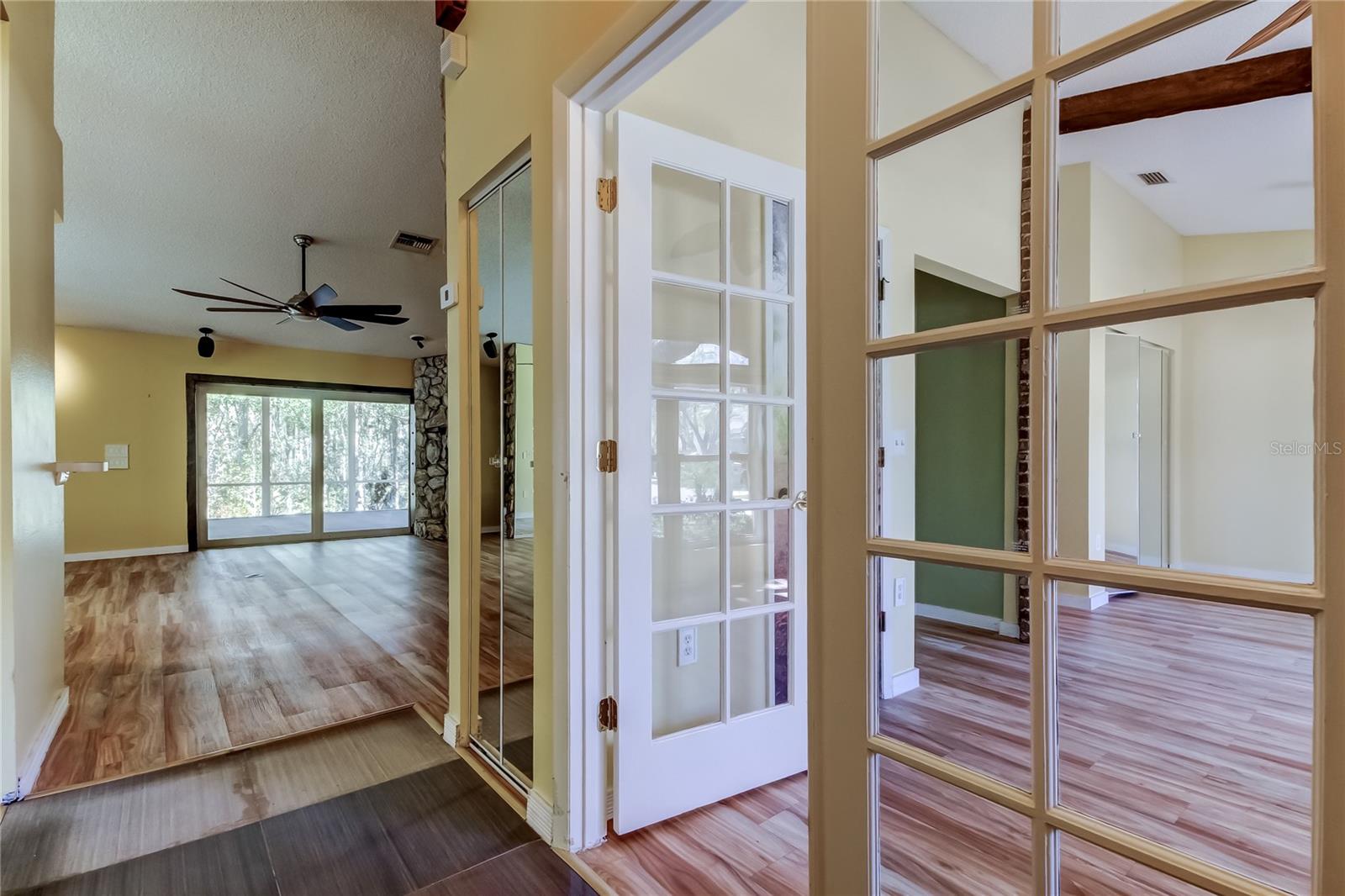 CREEKSIDE - Residential