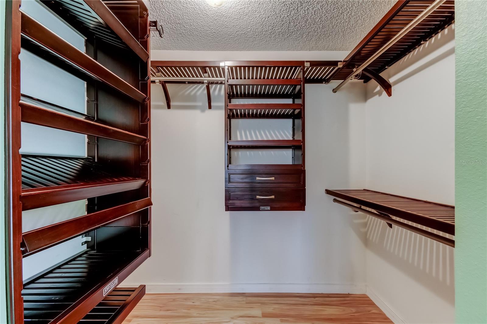 CREEKSIDE - Residential