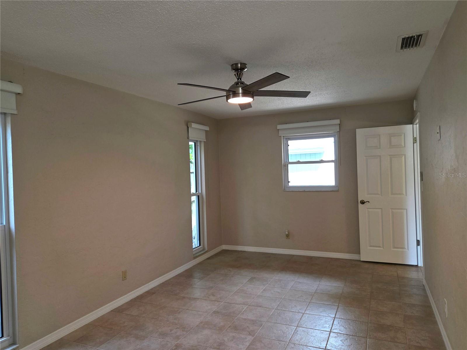 EAST RIDGE LAKE 2ND ADD - Residential Lease