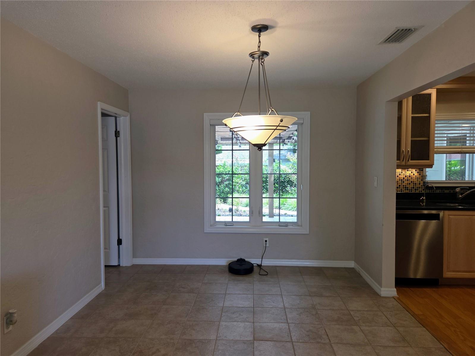 EAST RIDGE LAKE 2ND ADD - Residential Lease