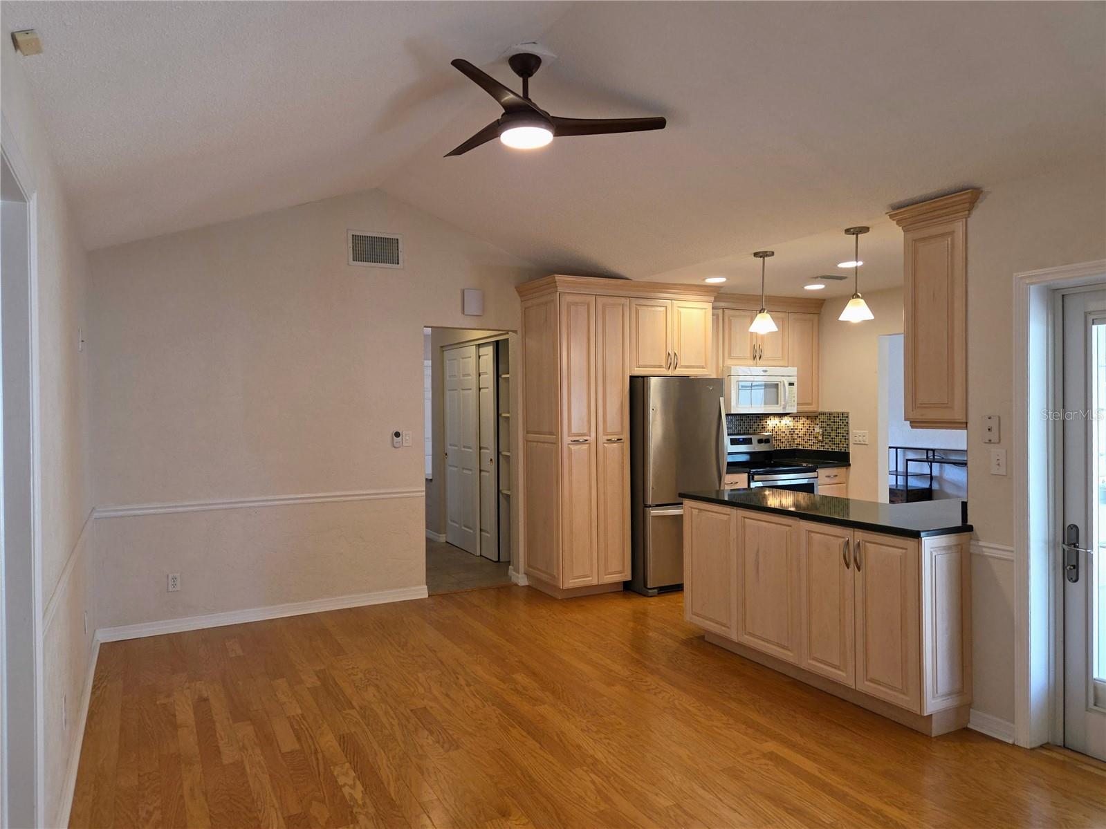 EAST RIDGE LAKE 2ND ADD - Residential Lease