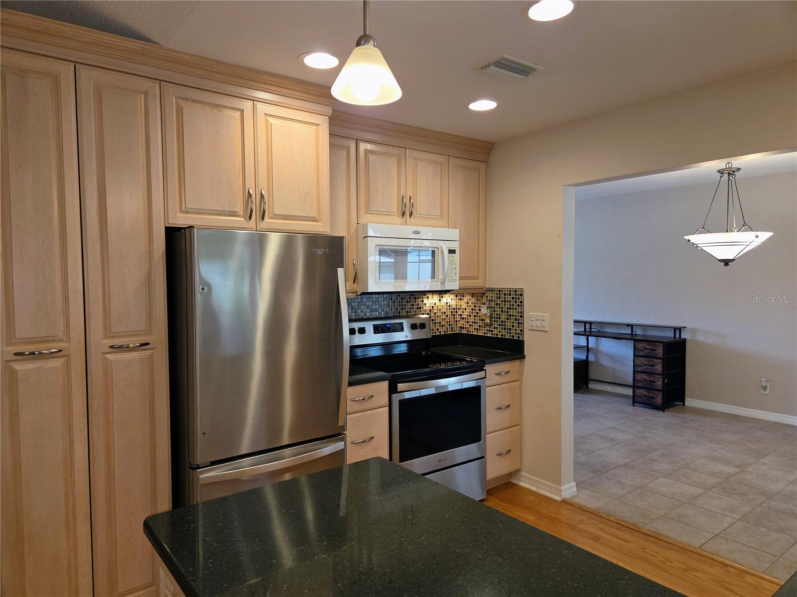 EAST RIDGE LAKE 2ND ADD - Residential Lease