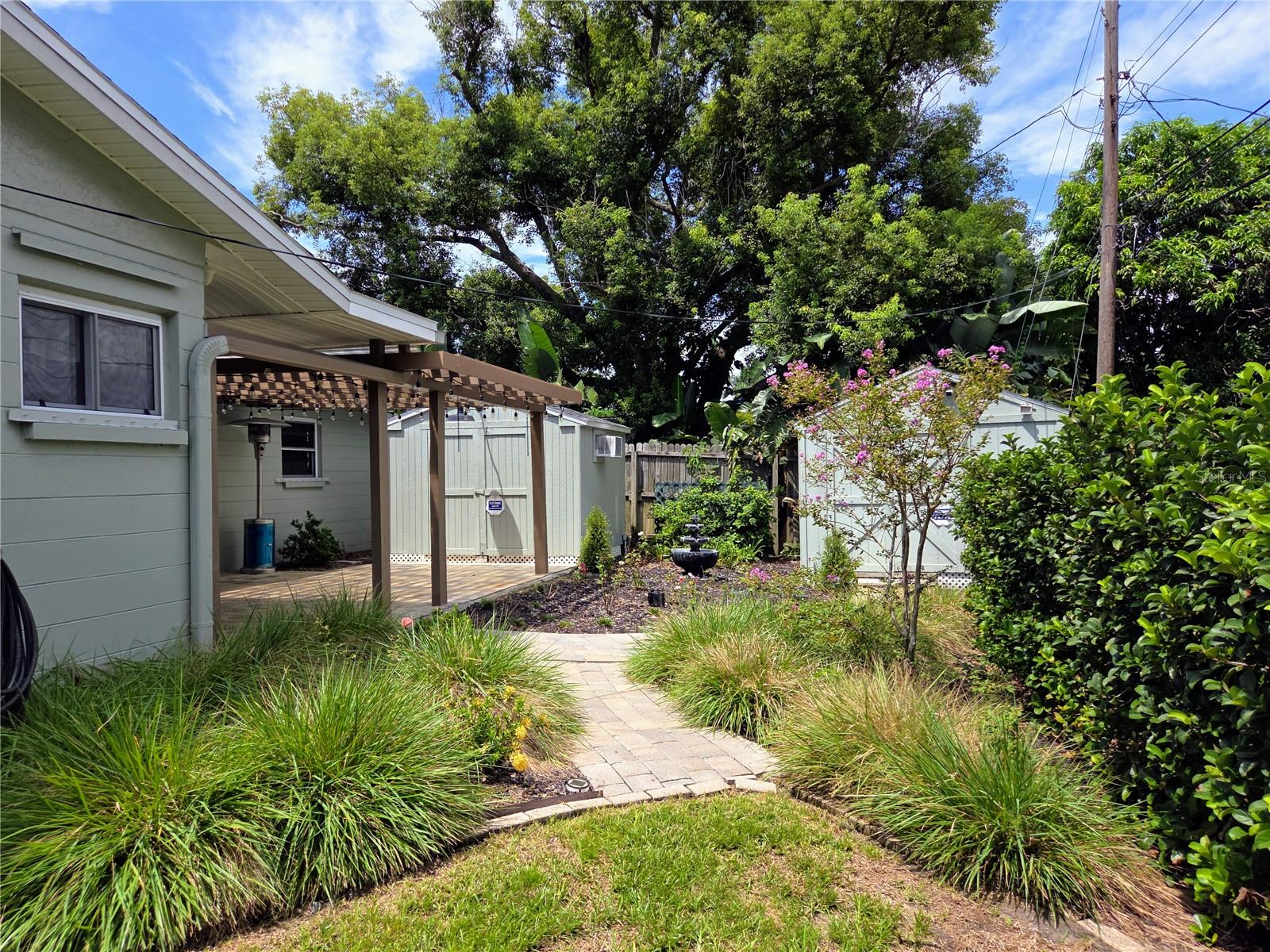 EAST RIDGE LAKE 2ND ADD - Residential Lease