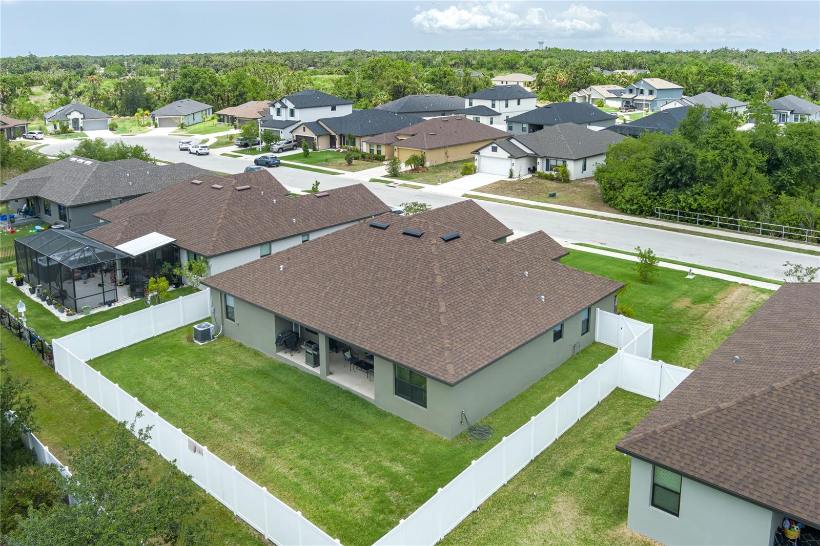 GRAND OAK PRESERVE FKA THE PONDS - Residential