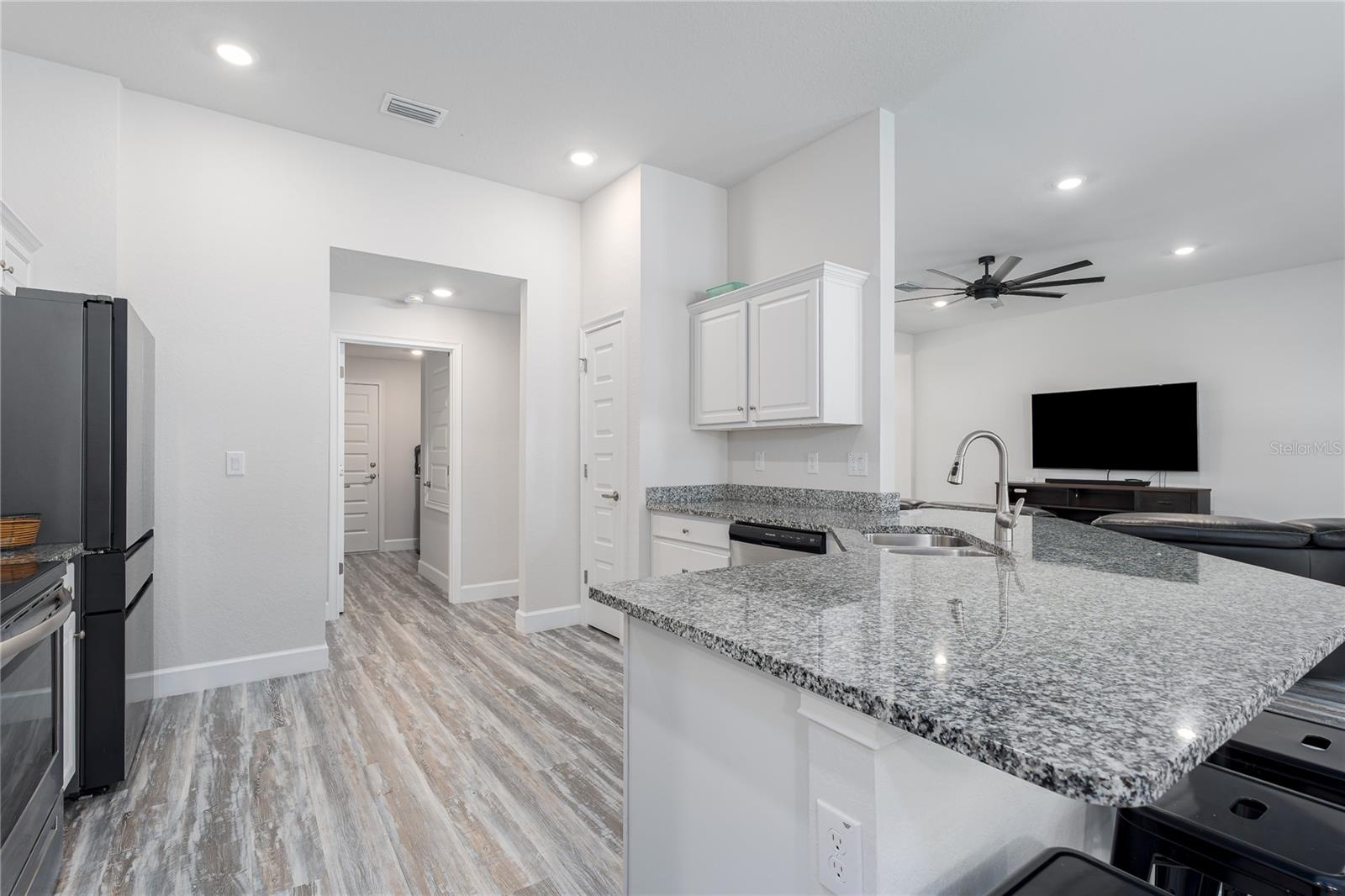 GRAND OAK PRESERVE FKA THE PONDS - Residential