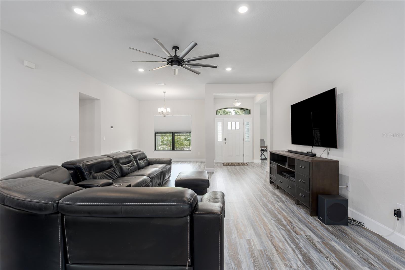 GRAND OAK PRESERVE FKA THE PONDS - Residential