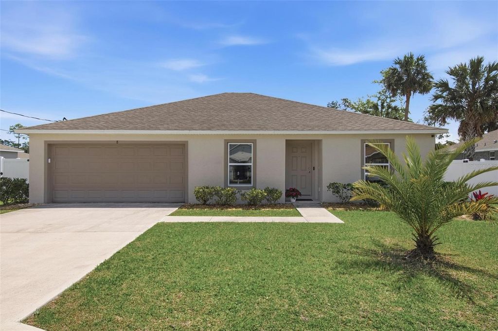 Photo of 8 Post Oak Lane, Palm Coast, FL 32164 (MLS # FC317309)