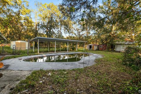 A home in LAKELAND