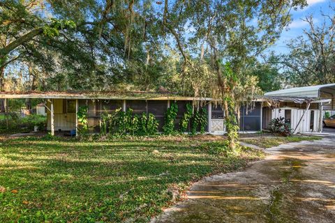 A home in LAKELAND