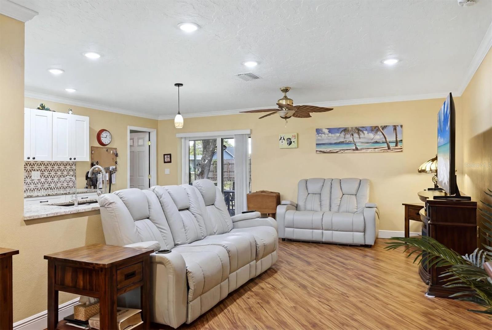 918 ELL WAY