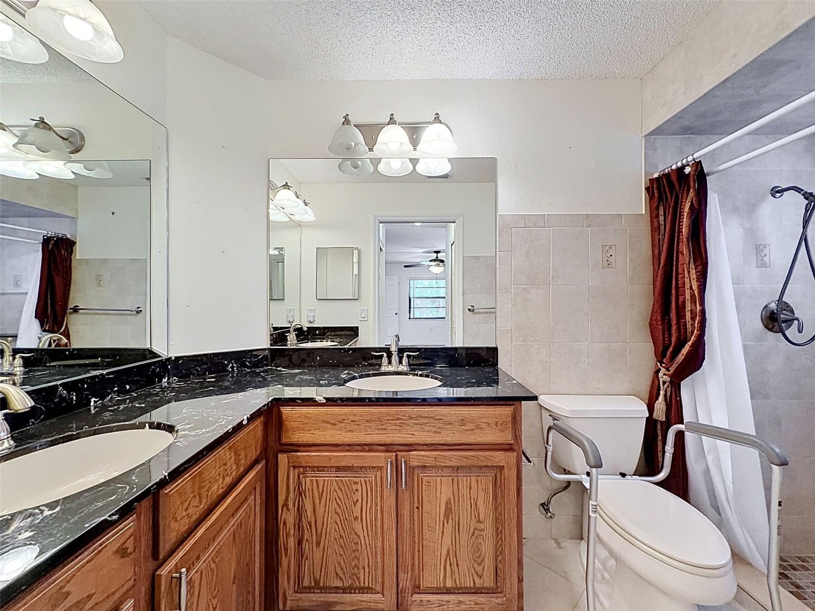 FOREST OAKS UNIT 1 LOT 138 - Residential