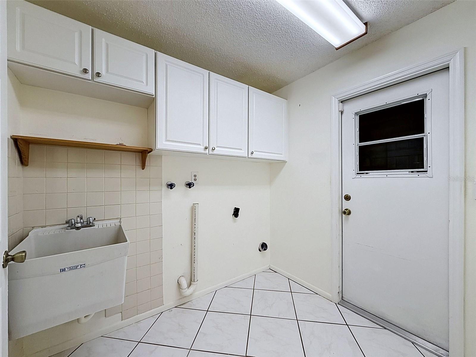 FOREST OAKS UNIT 1 LOT 138 - Residential