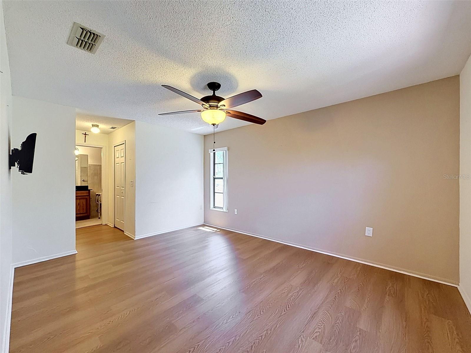 FOREST OAKS UNIT 1 LOT 138 - Residential