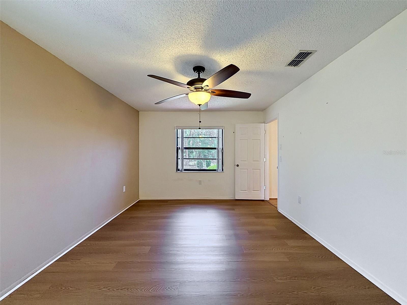 FOREST OAKS UNIT 1 LOT 138 - Residential