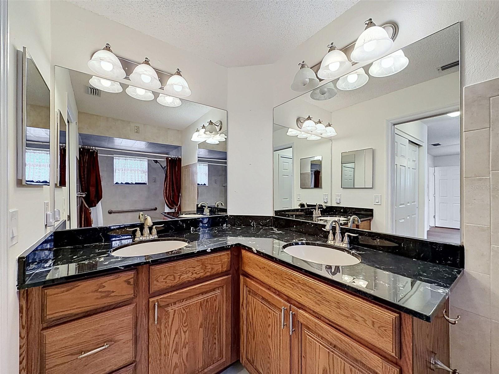 FOREST OAKS UNIT 1 LOT 138 - Residential