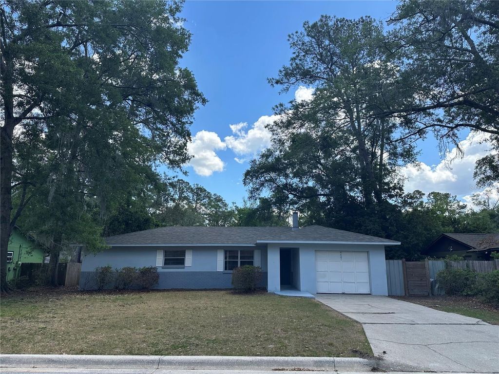 Photo of 4401 NW 20th Drive, Gainesville, FL 32605 (MLS # GC539800)