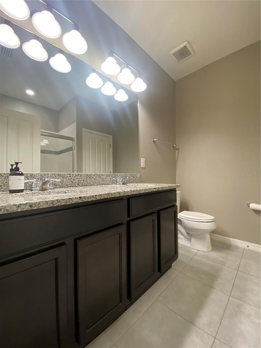 WEST LAKE RESERVE - Residential Lease