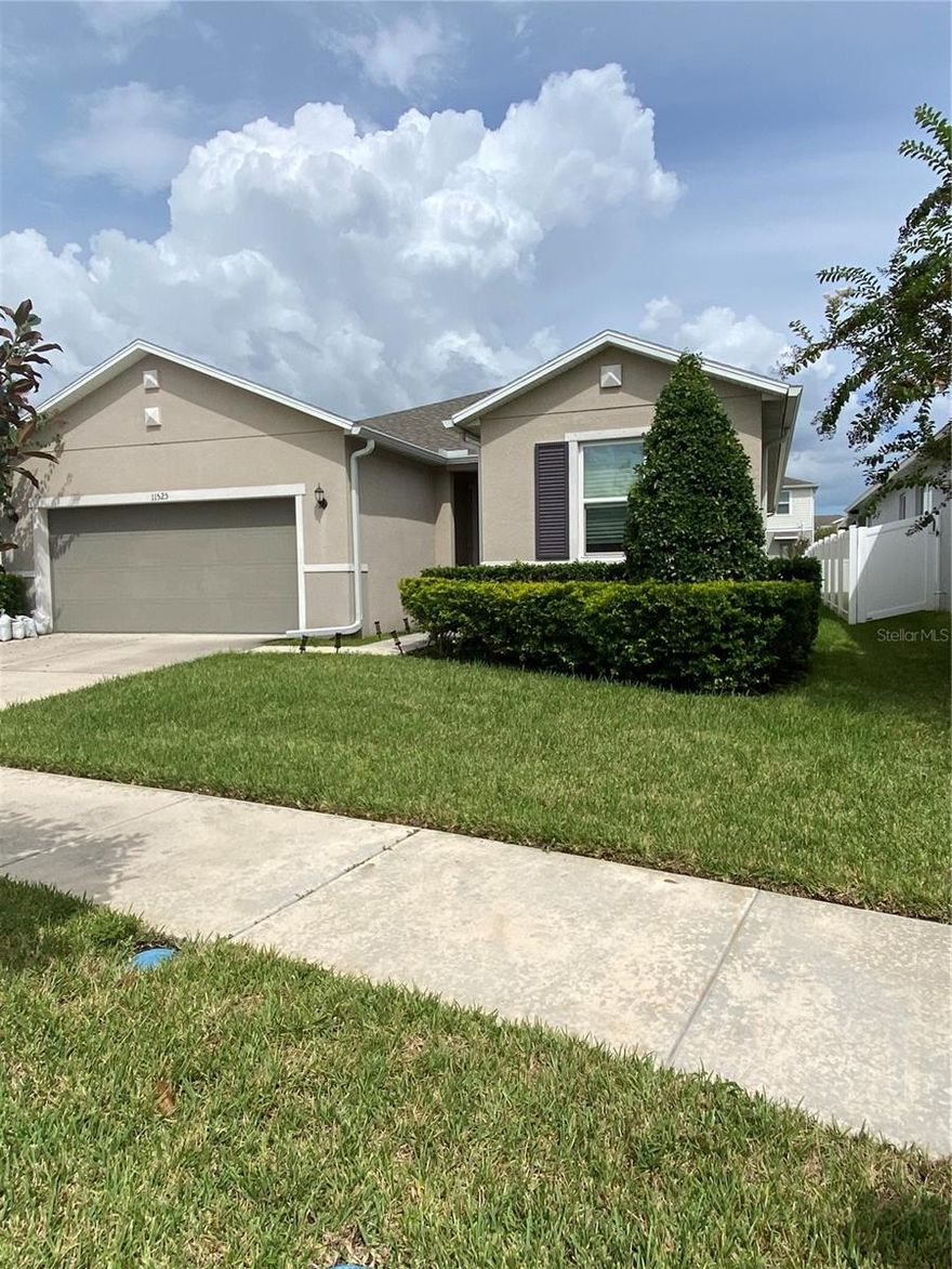 RARE FIND! Modern 3/2 Single-Story Home in GATED- WESTCHASE AREA. Welcome to low-maintenance living in the highly sought-after, gated community of West Lake Reserve in the Westchase area! This well-maintained, one-story 3 bedroom, 2 bathroom home has been beautifully updated with the latest design trends for a truly move-in ready experience.
Step inside to light and bright, open-concept living spaces anchored by durable, chic luxury vinyl flooring that flows throughout the entire home. The heart of the home is the spacious, modern kitchen, featuring a large island, pristine quartz countertops, and ample space for entertaining. The desirable split floor plan offers maximum privacy. The primary suite is a separate wing from the two spacious front bedrooms, which share a full bath. Outside, relax and unwind on your private patio and enjoy the backyard.
Best of all, LAWN MAINTENANCE IS INCLUDED IN THE RENT, ensuring a worry-free lifestyle! Located in an excellent school district and offering superb convenience to Tampa International Airport, top-tier shopping, and the beautiful Gulf Coast beaches. This is your chance to live in one of Tampa's premier locations—schedule your showing today!
