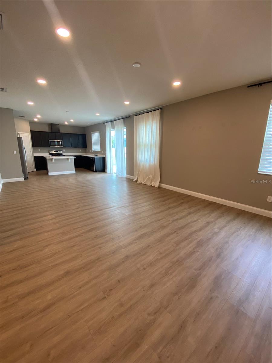 WEST LAKE RESERVE - Residential Lease