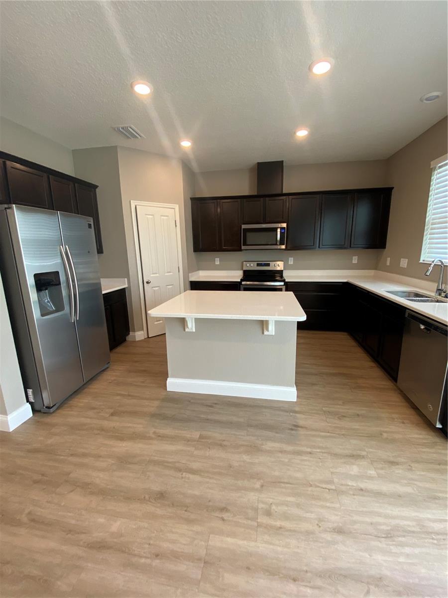 WEST LAKE RESERVE - Residential Lease