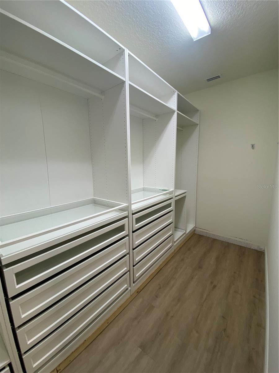 WEST LAKE RESERVE - Residential Lease