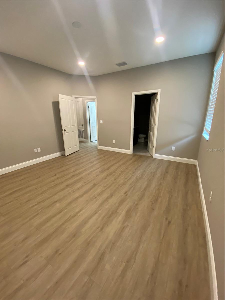 WEST LAKE RESERVE - Residential Lease