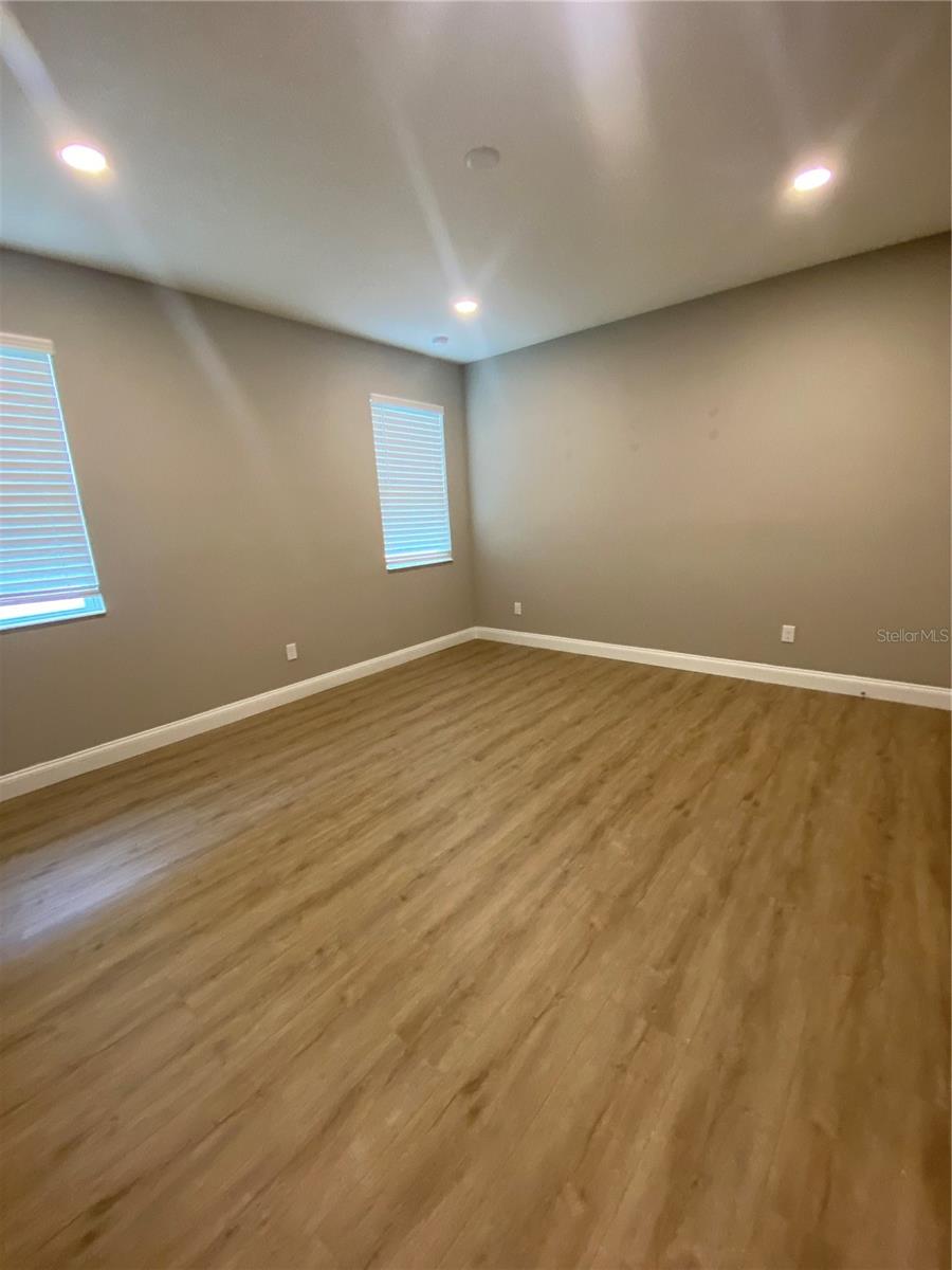 WEST LAKE RESERVE - Residential Lease
