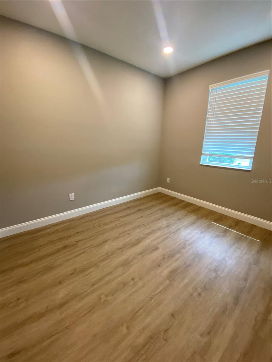 WEST LAKE RESERVE - Residential Lease