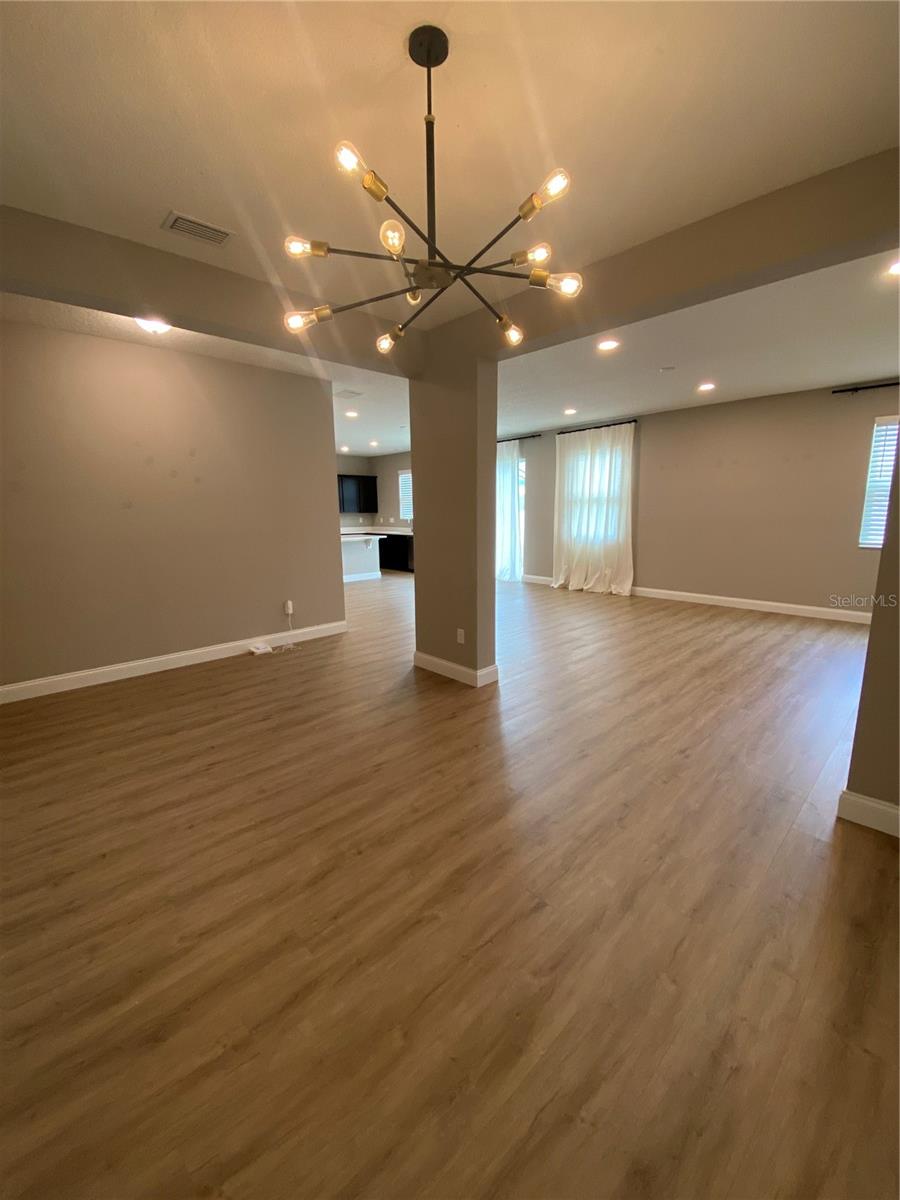 WEST LAKE RESERVE - Residential Lease