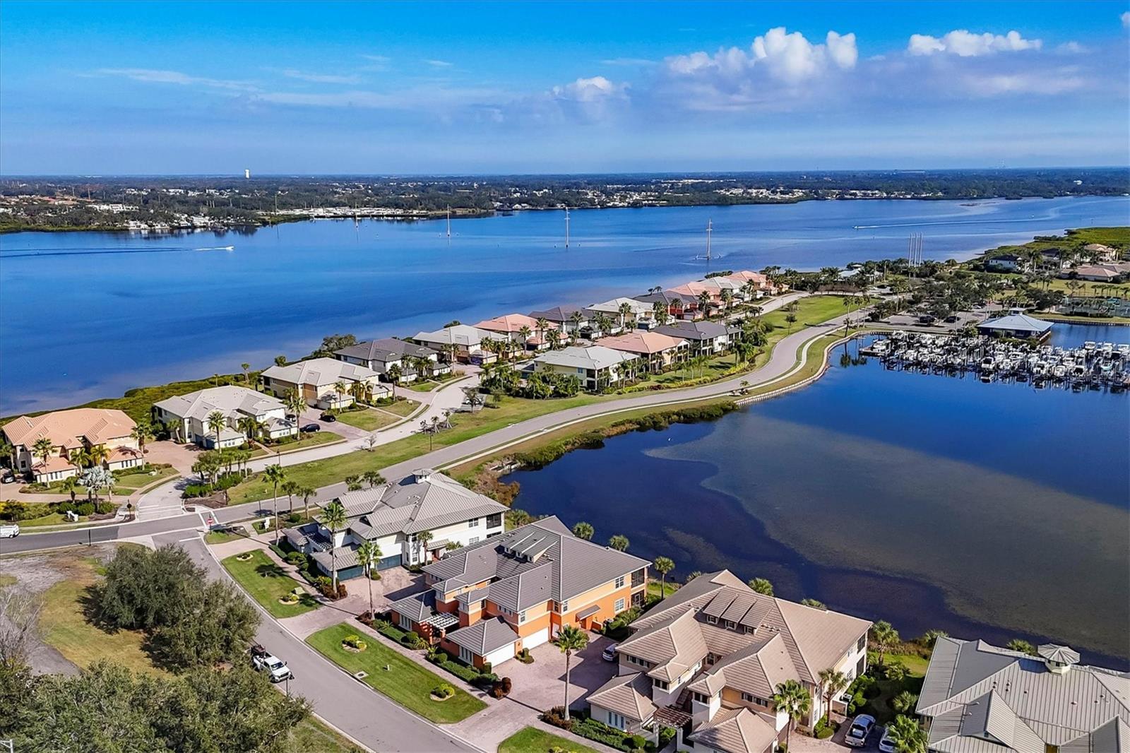 1141 RIVERSCAPE ST C