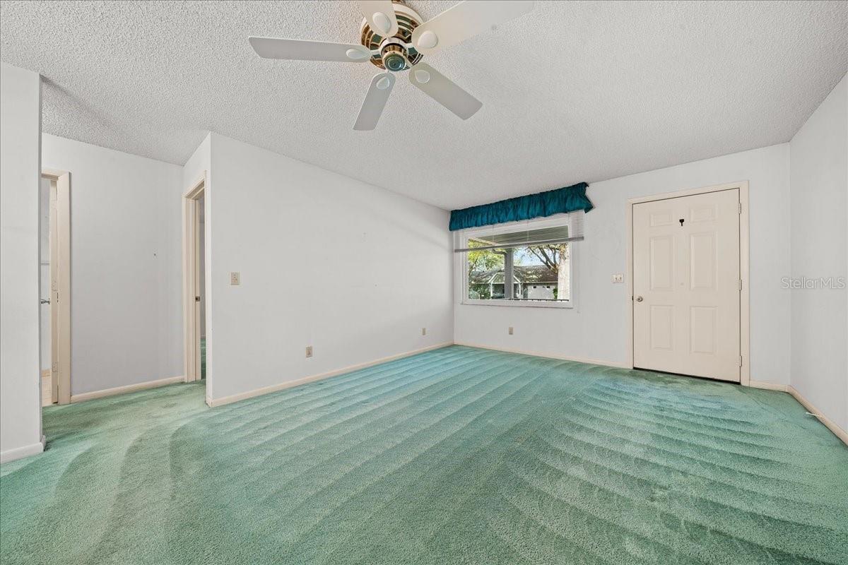 ON TOP OF THE WORLD - Residential