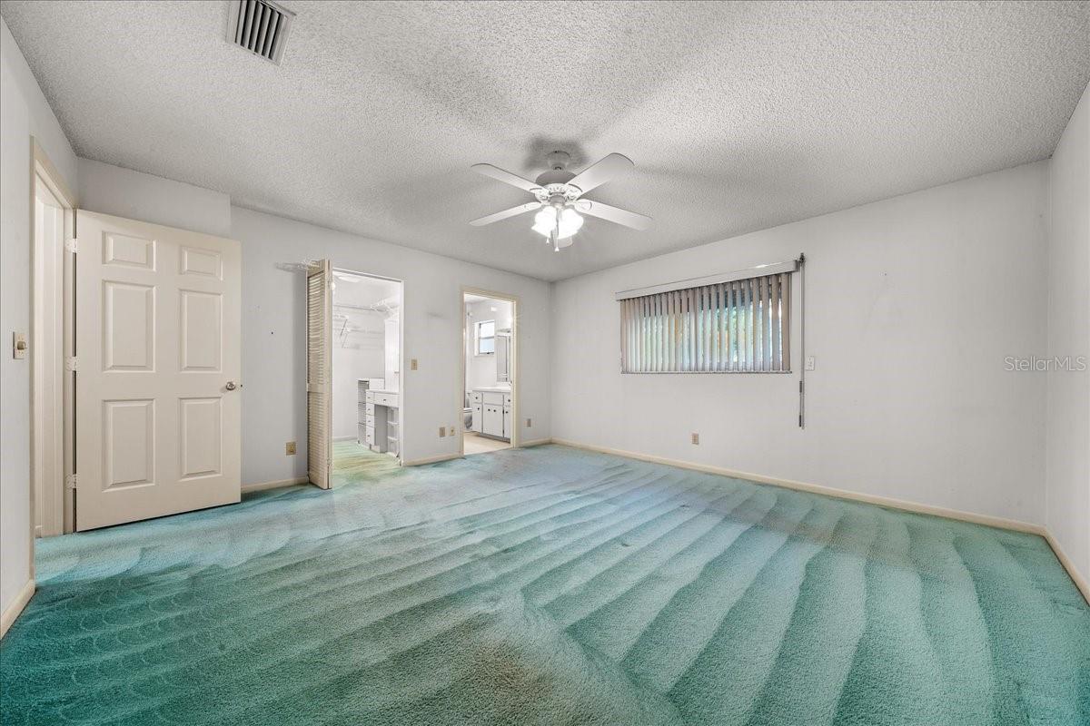 ON TOP OF THE WORLD - Residential