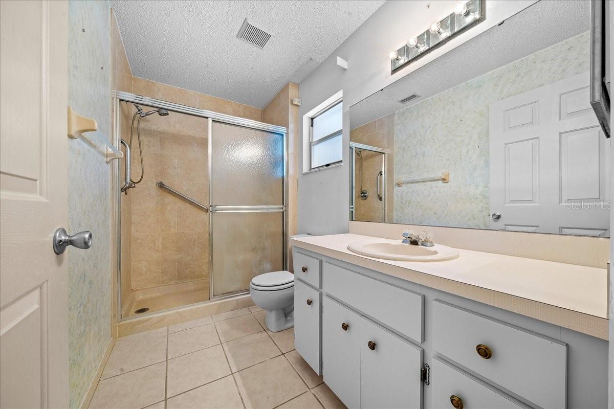 ON TOP OF THE WORLD - Residential