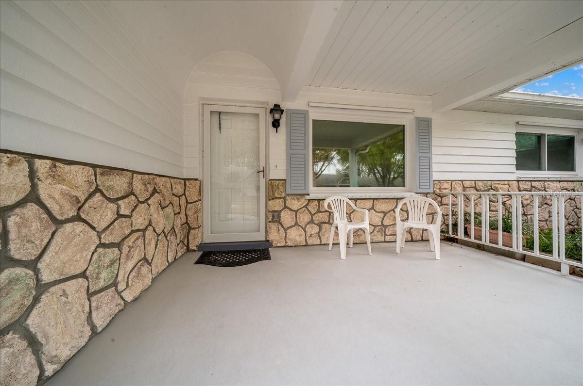 ON TOP OF THE WORLD - Residential