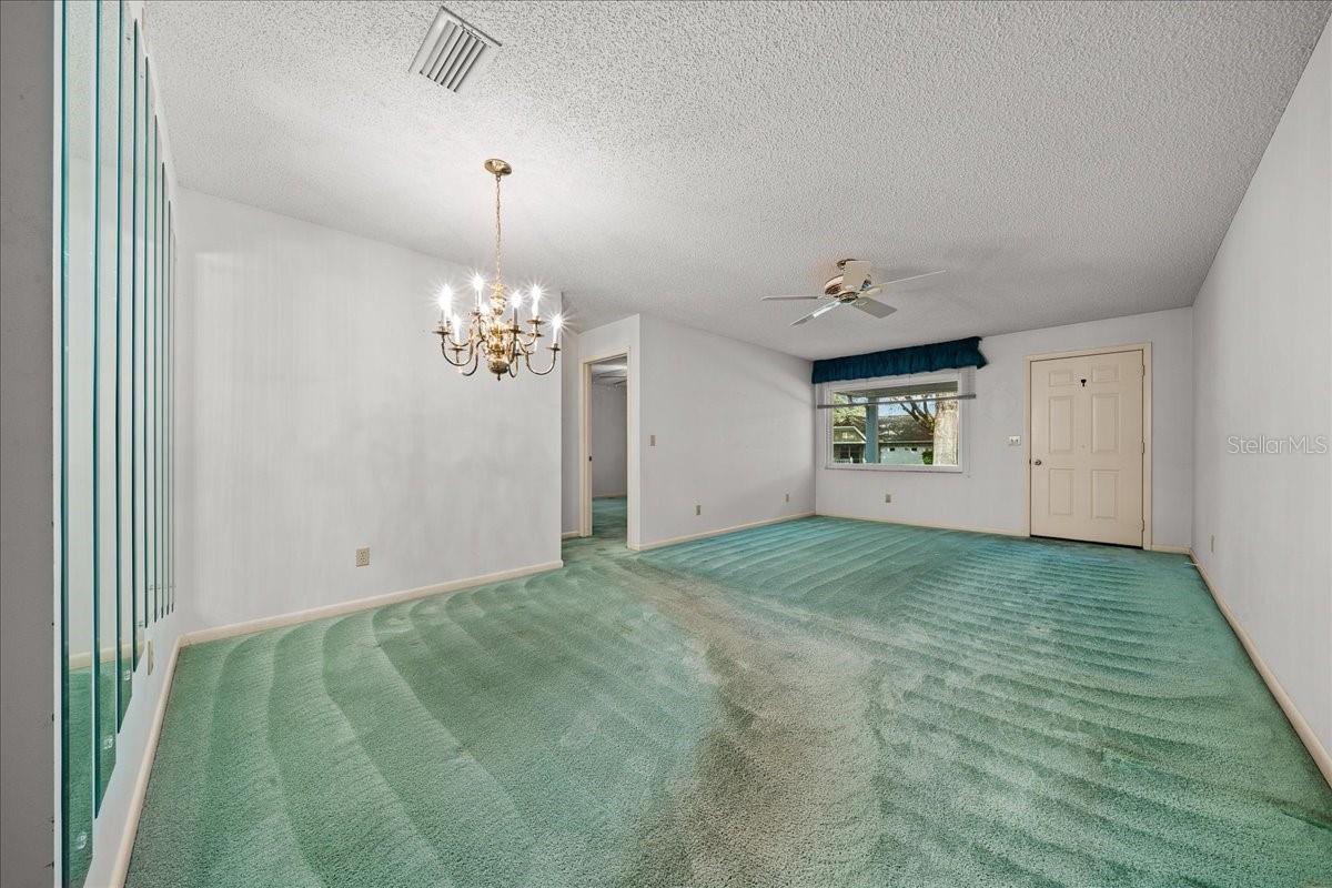 ON TOP OF THE WORLD - Residential