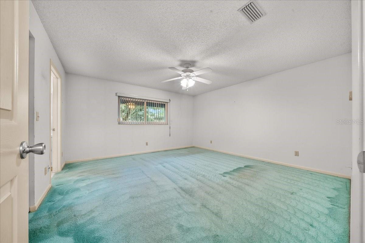 ON TOP OF THE WORLD - Residential