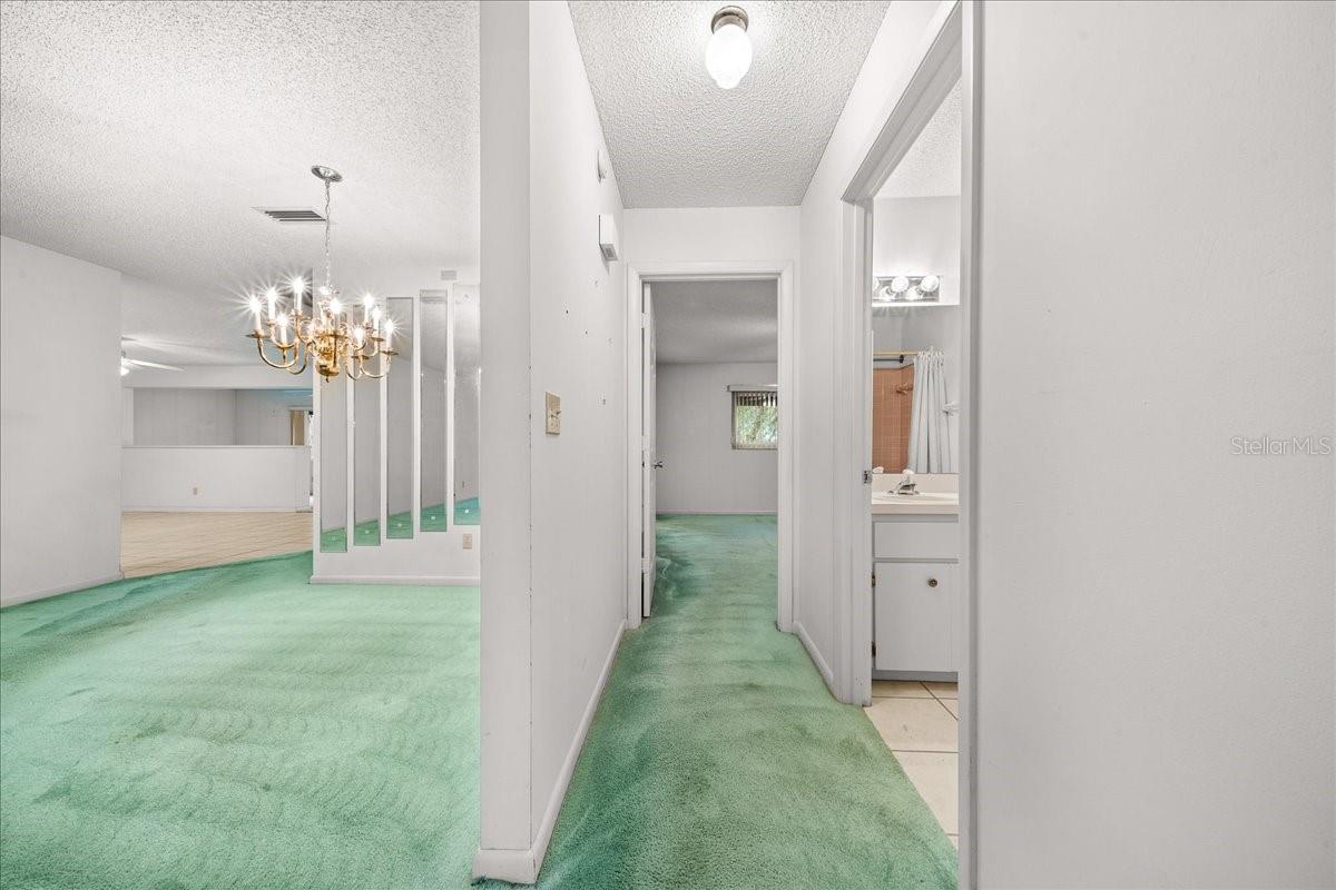 ON TOP OF THE WORLD - Residential