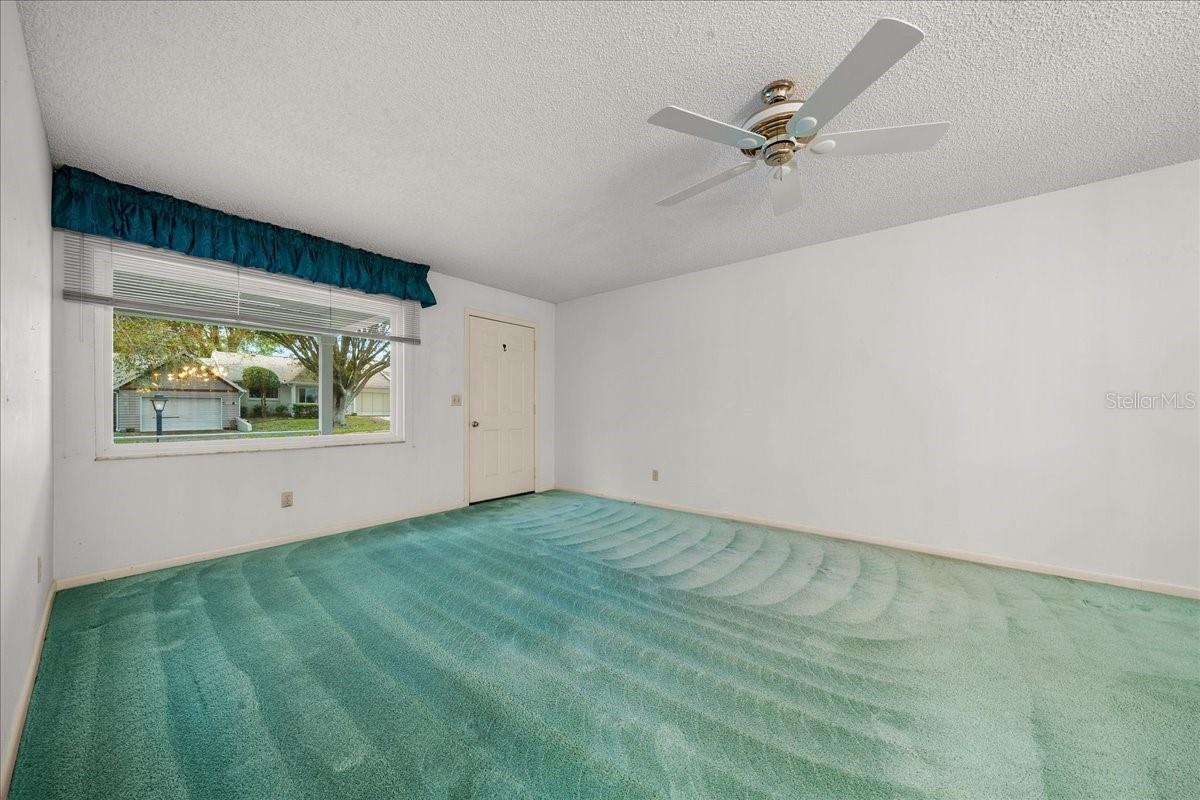 ON TOP OF THE WORLD - Residential