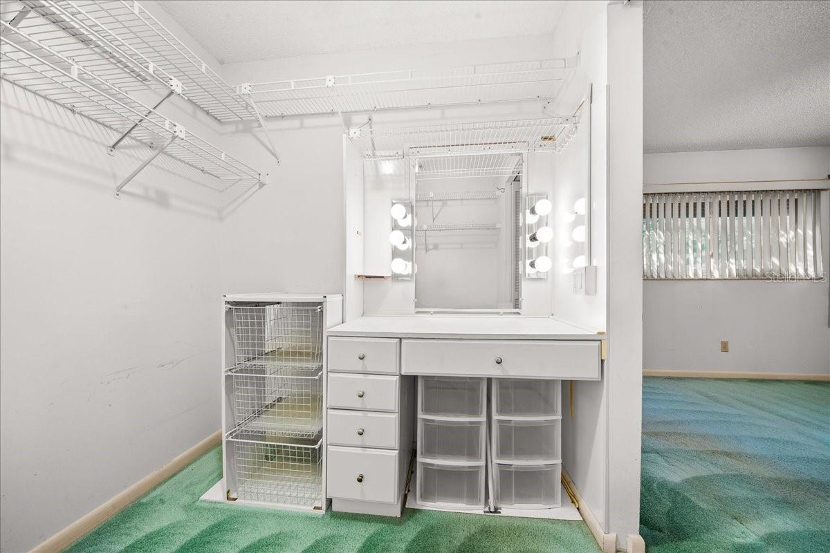 ON TOP OF THE WORLD - Residential