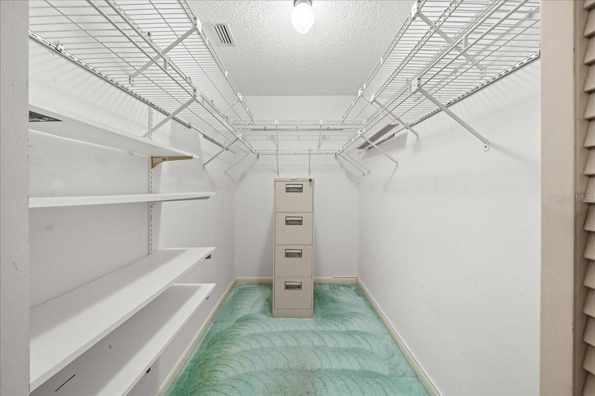 ON TOP OF THE WORLD - Residential