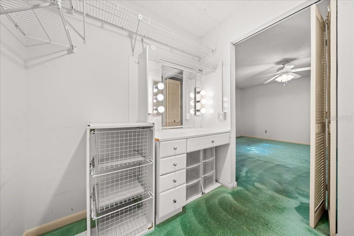 ON TOP OF THE WORLD - Residential